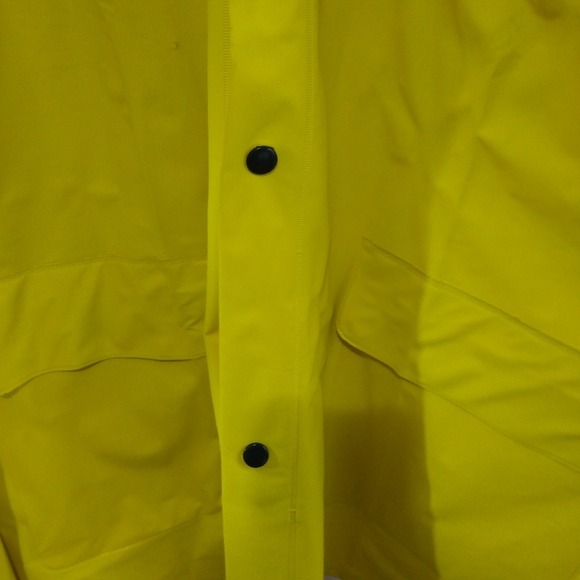 Budget Bata RainCoat & Rain Jumper Bundle - Picture 3 of 10